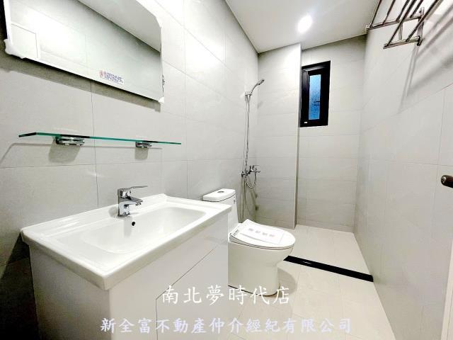 台南中西區透天-11